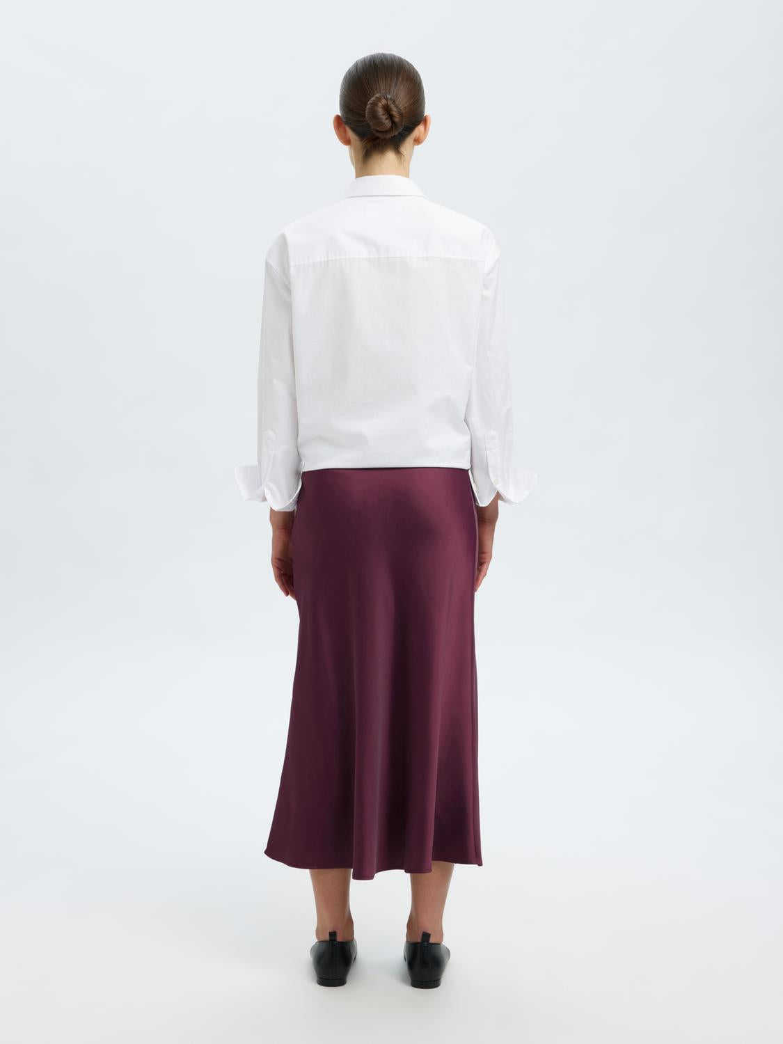 model_shot-back